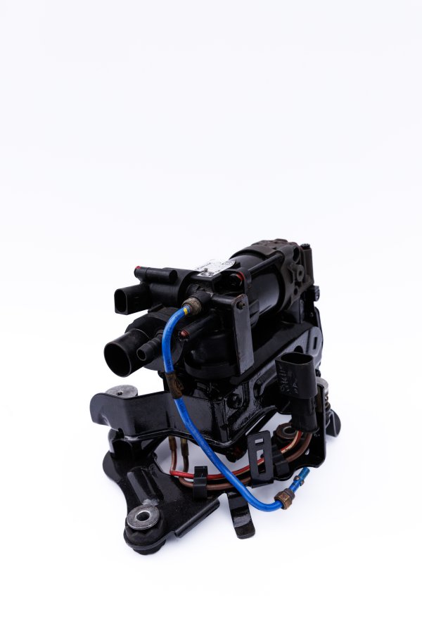 Компрессор пневмоподвески BMW 7er (G11/G12), 5er G30, 5er G30  Компрессор пневмоподвески BMW 7er (G11/G12), 5er G30, 5er G30