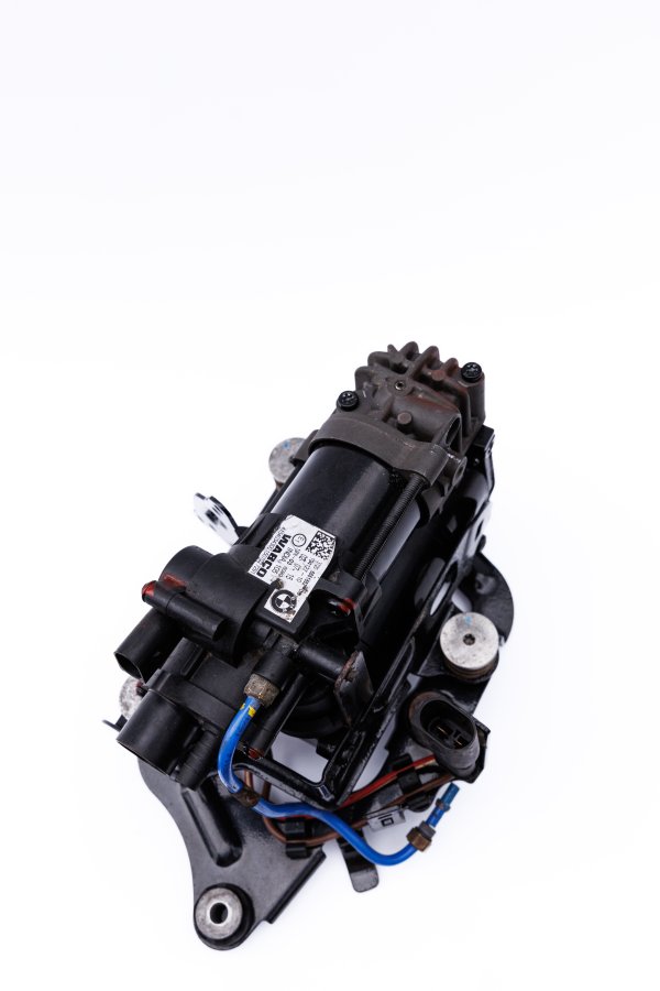 Компрессор пневмоподвески BMW 7er (G11/G12), 5er G30, 5er G30  Компрессор пневмоподвески BMW 7er (G11/G12), 5er G30, 5er G30