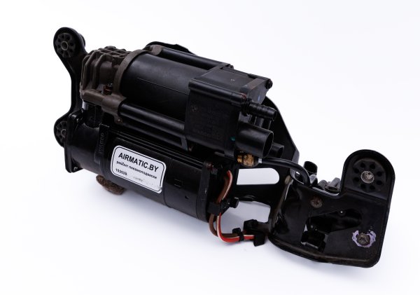 Компрессор пневмоподвески BMW X5 (F15, F85),  X6 (F16, F86) Компрессор пневмоподвески BMW X5 (F15, F85),  X6 (F16, F86)